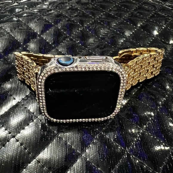 Series 7 Apple Smart Watch - Picture 9 of 10